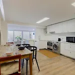 Central Lisbon Retreat: Cozy Duplex With A Balcony