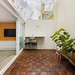 Central Lisbon Retreat: Cozy Duplex With A Balcony