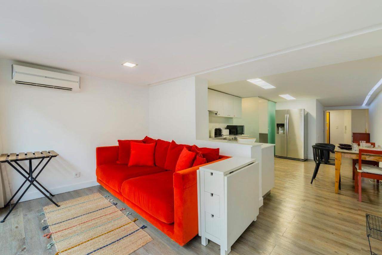 Central Retreat: Cozy Duplex With A Balcony *