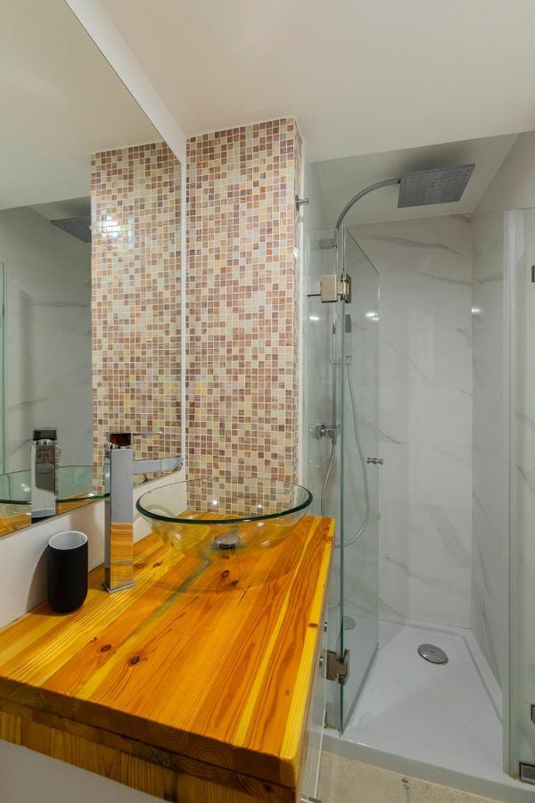 Apartamento Central Retreat: Cozy Duplex With A Balcony *