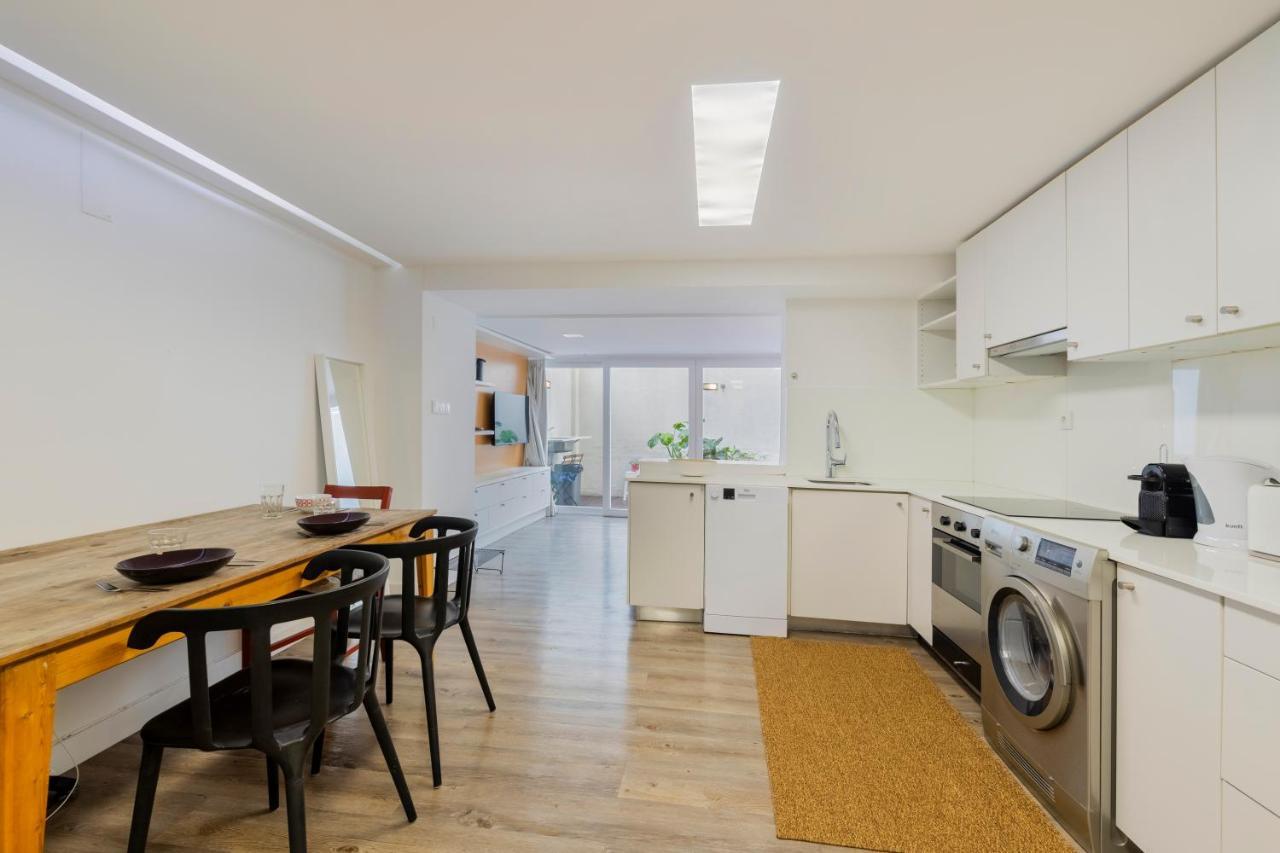 Apartamento Central Retreat: Cozy Duplex With A Balcony